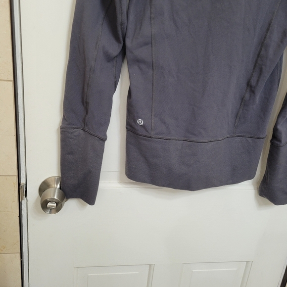 Lululemon in Stride Full zip jacket size 2. - Picture 6 of 8